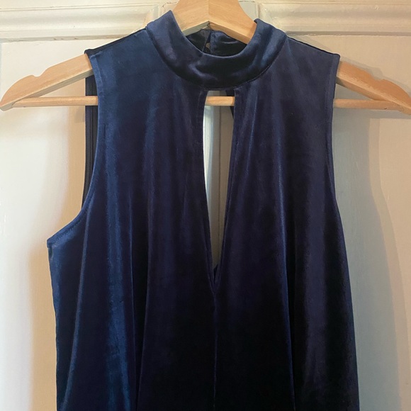 Dress - Picture 4 of 5